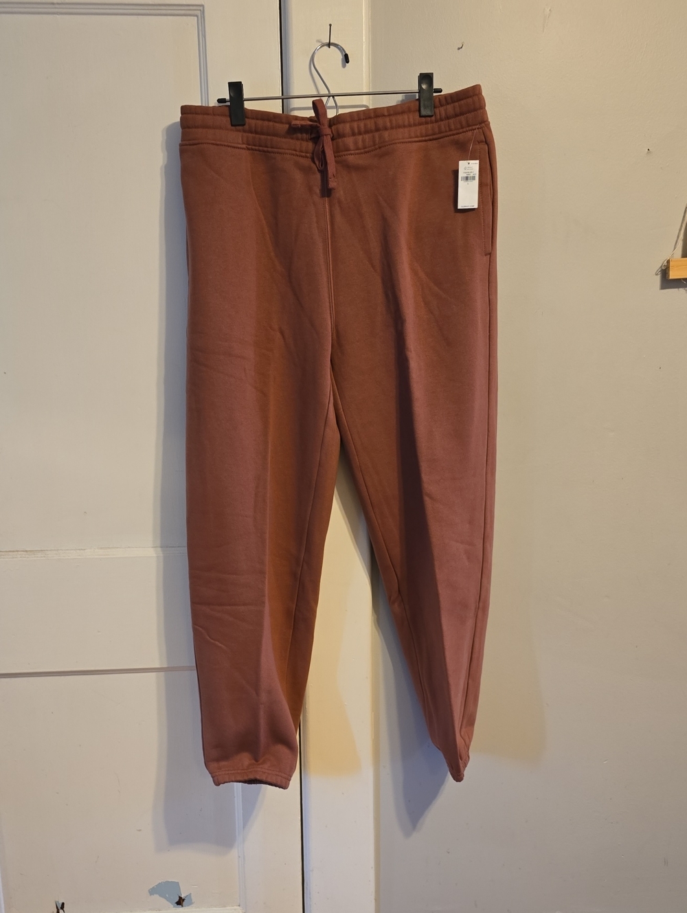 Old Navy Men's Joggers in Dusty Mauve